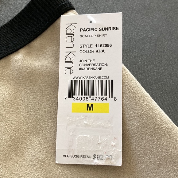 Karen Kane skirt Size M scollop cream with black lining and elastic black band. - Picture 6 of 13